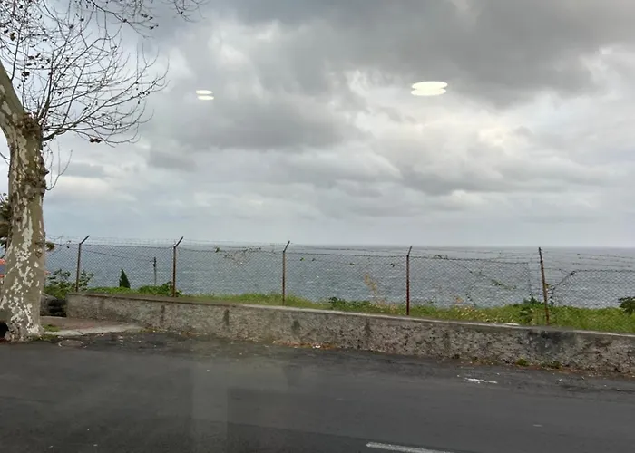 Victoria 1942 Villa *