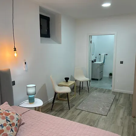 Victoria 1942 Villa *